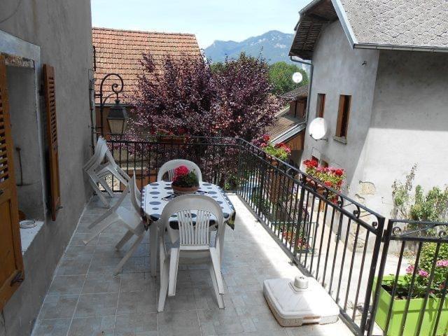 Gite Chez Charlot Chanaz Exterior foto